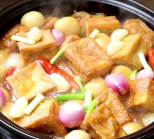 Chế biến món củ hủ dừa kho trứng cút hay kho thịt