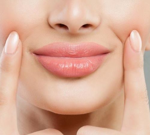 Chống khô môi mùa lạnh bằng dầu dừa Bến Tre Chống khô môi mùa lạnh bằng dầu dừa Bến Tre